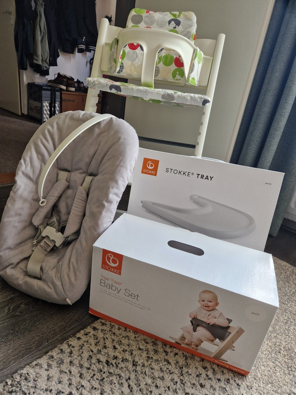 stokke  Tripp Trap stoel kompleet wit  zeer goede staat, Ophalen, Zo goed als nieuw, Meegroeistoel