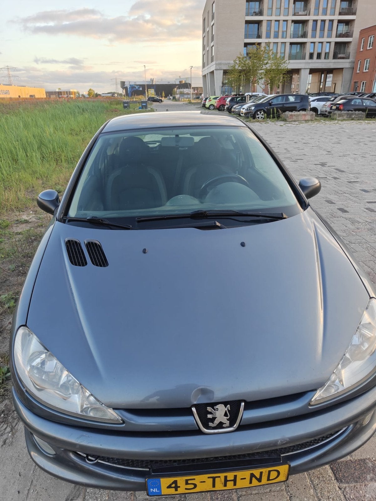 Peugeot 206 1.6 16V Gentry 3D 2006 Grijs, Auto's, Peugeot, Voorwielaandrijving, 15 km/l, 40 €/maand, Handgeschakeld