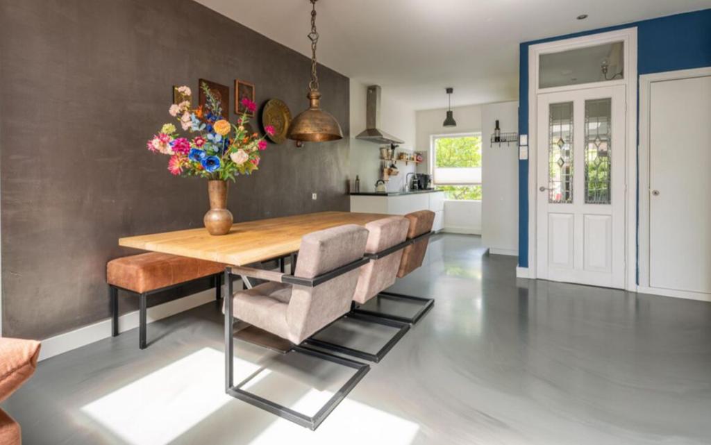 Eettafel Stoelen + bankje in 4 Kleuren met Stalen Frame, Huis en Inrichting, Ophalen, Overige kleuren, Drie, Zo goed als nieuw