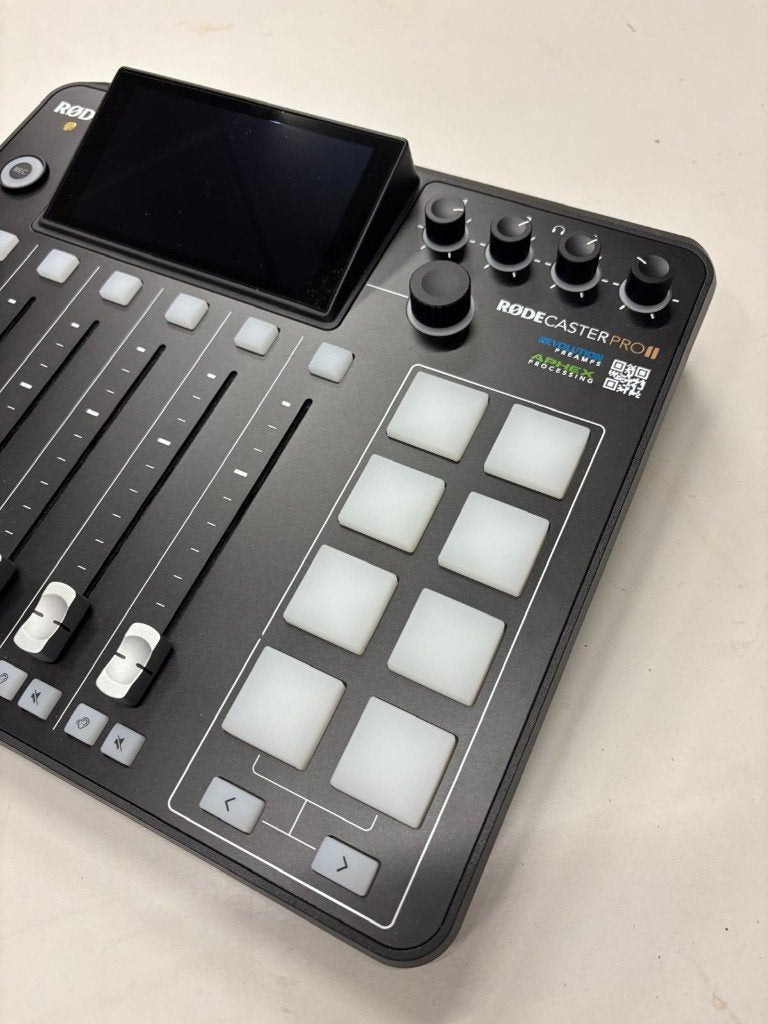 RØDECaster Pro II Podcast Mixer / Audio Interface, Ophalen, Zo goed als nieuw, X, Studiomicrofoon