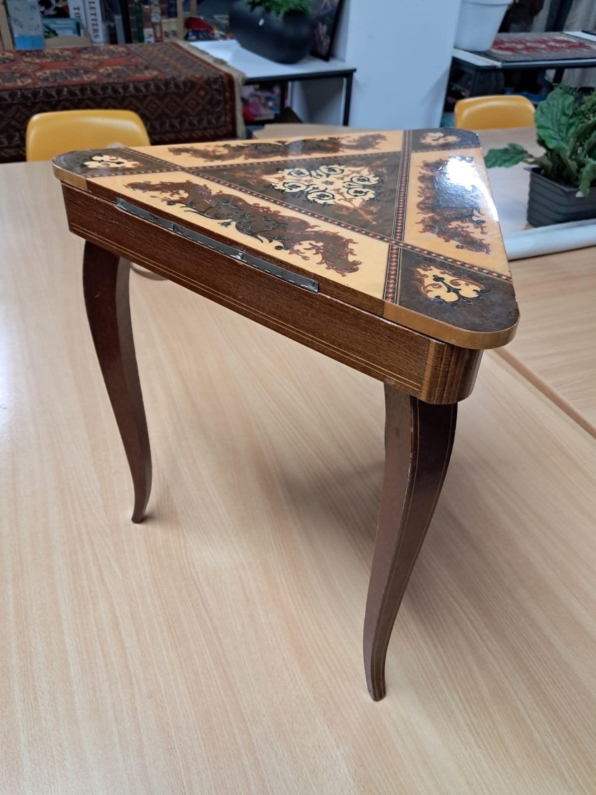 Antieke Muziektafel met Marqueterie en Muziekdoos, Ophalen