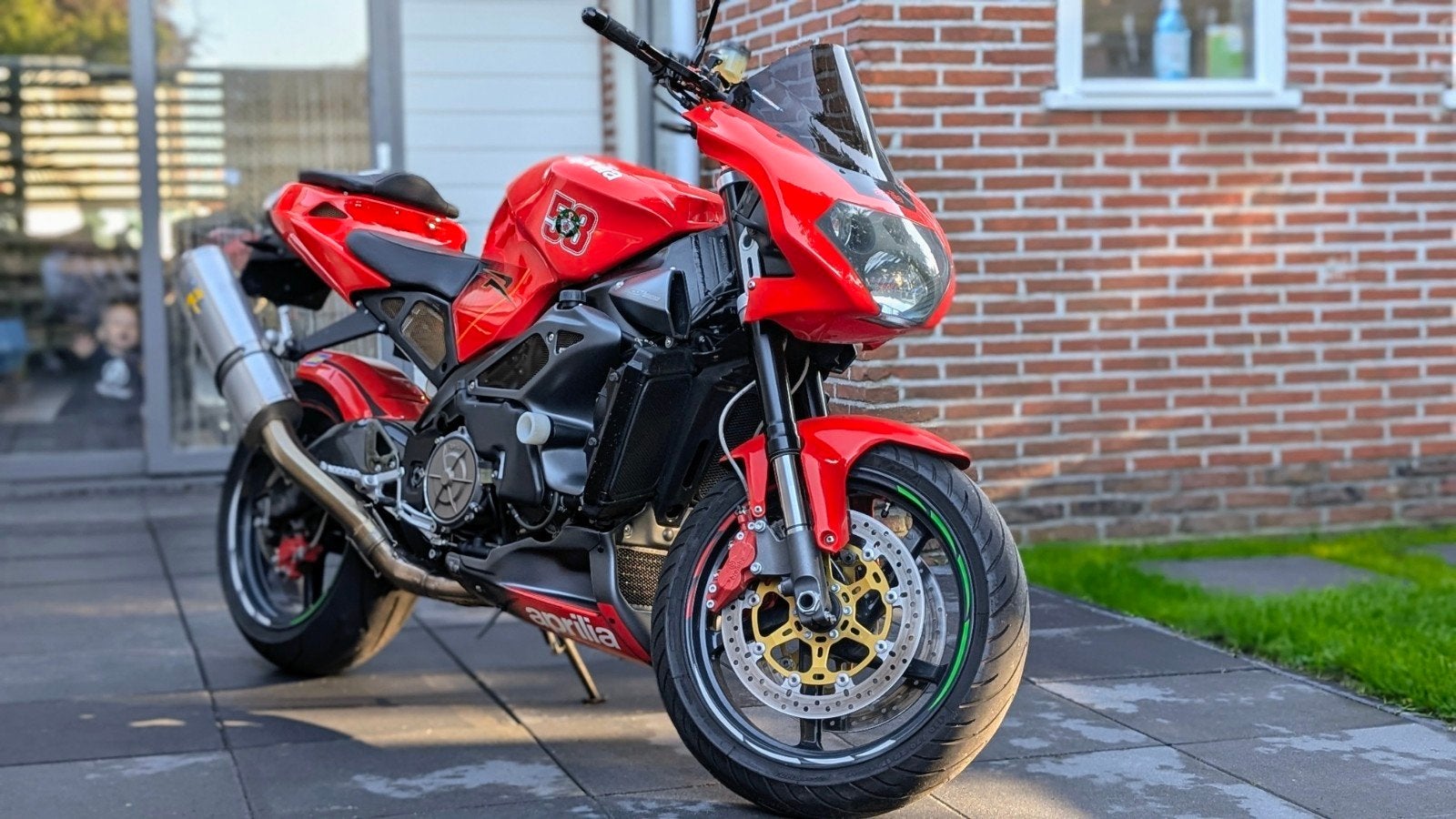 Aprilia Tuono RSV 1000 r in zeer nette staat quickshifter, Sportuitlaat, 2 cilinders, Motorrijbewijs A, Particulier