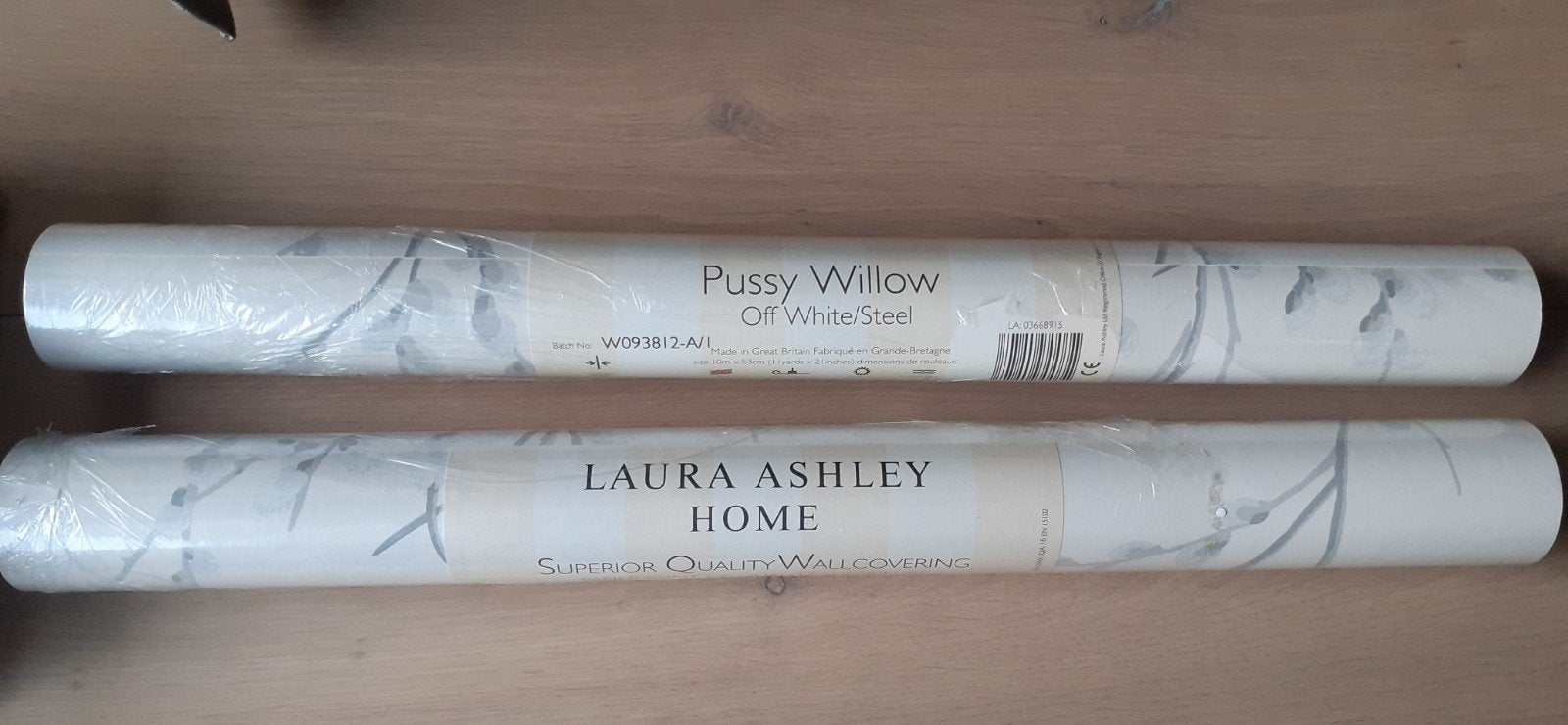 2 x Laura Ashley "Pussy Willow" behang, vraagprijs: per rol, Bladeren, Overige merken, Wit, Ophalen of Verzenden