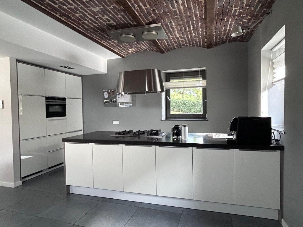 Complete moderne keuken met kookschier-eiland en kastenwand, Huis en Inrichting, Ophalen, Gebruikt, Wit, Composiet