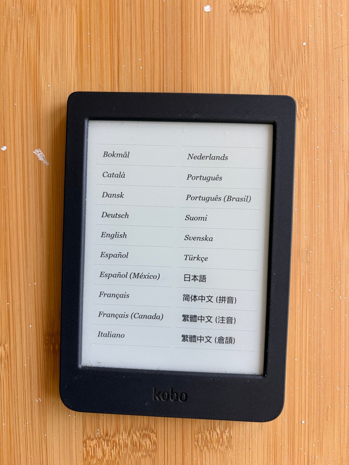 Kobo nia e-reader met hoesje en oplaadkabel, Computers en Software, E-readers, Gebruikt, 8 GB, Ophalen of Verzenden, Touchscreen