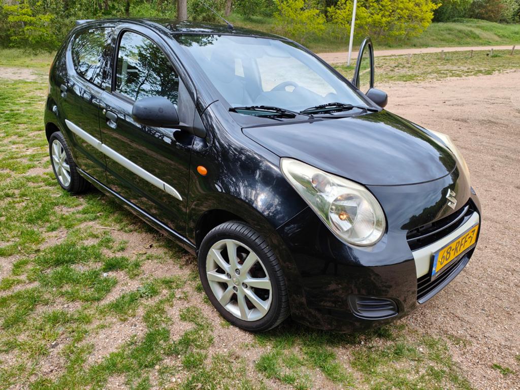 Suzuki Alto 1.0 2011 Zwart, Auto's, Suzuki, Voorwielaandrijving, 200 kg, 4 stoelen, Leder en Stof
