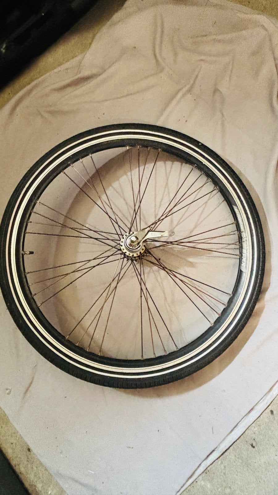 Prima staat en compleet achterwiel 28 inch met terugtraprem, Fietsen en Brommers, Fietsonderdelen, Ophalen, Zo goed als nieuw