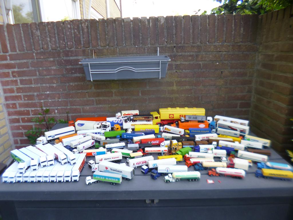 verzameling miniatuur vrachtwagens, Ophalen, Zo goed als nieuw, Bus of Vrachtwagen, Overige merken