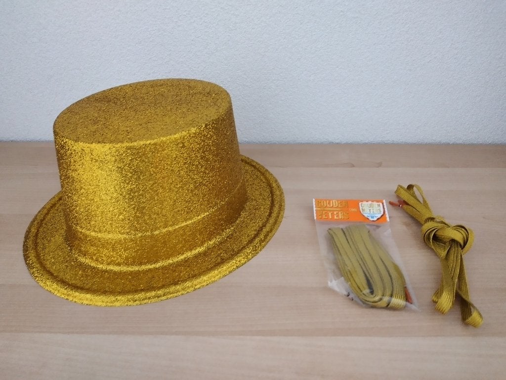 Goudkleurige hoedje Carnaval, Carnaval, Onbekend., Ophalen of Verzenden, Zo goed als nieuw