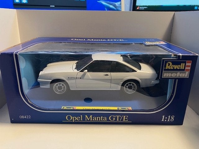 Opel Manta GT/E  in het wit  van  1969  1/18 Revell, Hobby en Vrije tijd, Modelauto's | 1:18, Ophalen of Verzenden, Nieuw, Auto