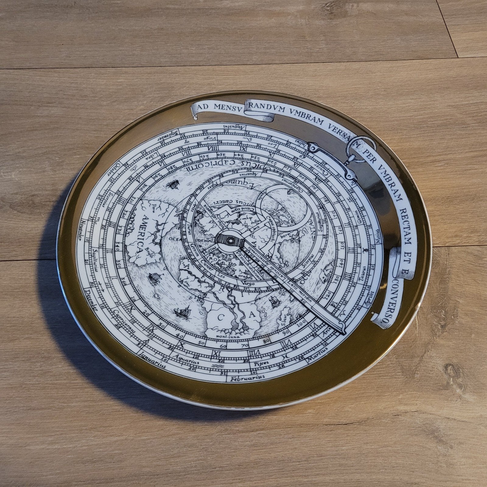 Astrolabio ,prachtig wandbord van Piero Fornasetti uit 1968, Ophalen of Verzenden