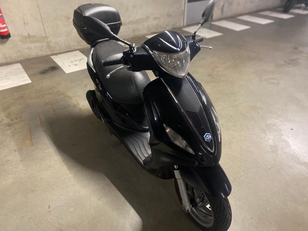 Piaggio New Fly 2013 - 70 km/u, Fietsen en Brommers, Scooters | Piaggio, Gebruikt, Fly, Maximaal 45 km/u, Benzine, Ophalen