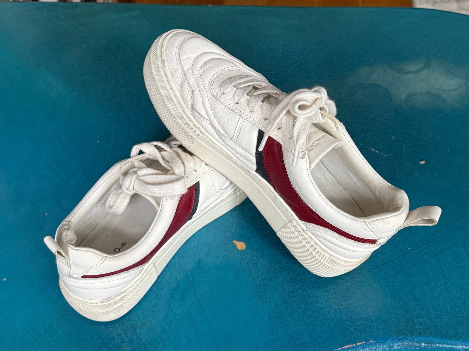Massimo Dutti sneakers maat 38 met veters, uitstekende staat, Kleding | Dames, Schoenen, Ophalen of Verzenden, Zo goed als nieuw