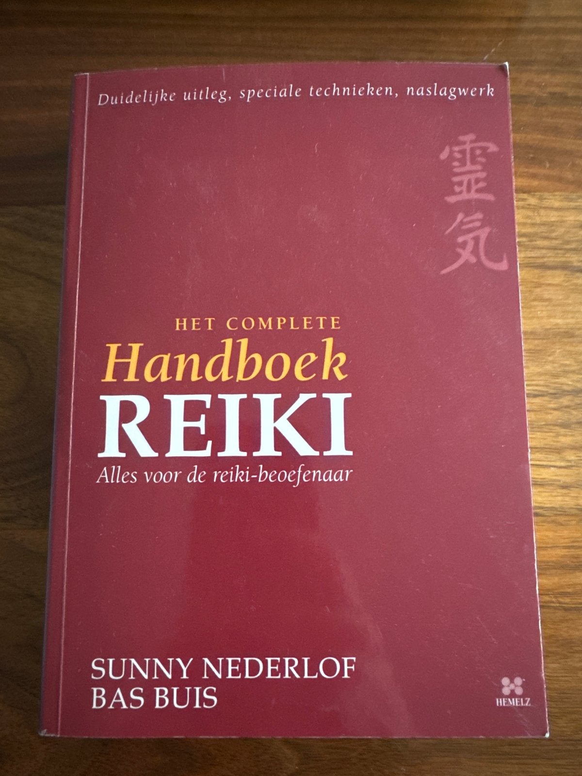 Het complete handboek Reiki - Guusje Nederlof Bas Buis, Ophalen of Verzenden, Gelezen, Spiritualiteit algemeen, Instructieboek