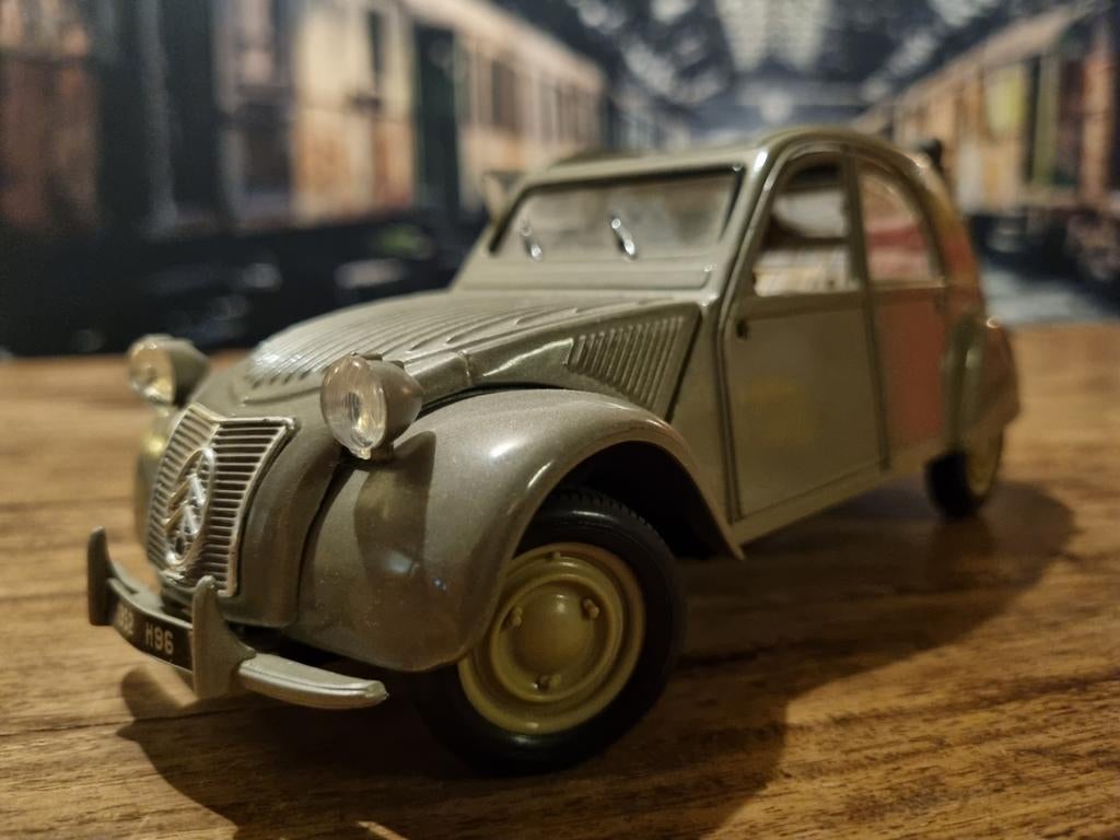 Citroën 2CV modelauto - Gedetailleerd schaalmodel, Overige merken, Gebruikt, Auto, 1:32 tot 1:50