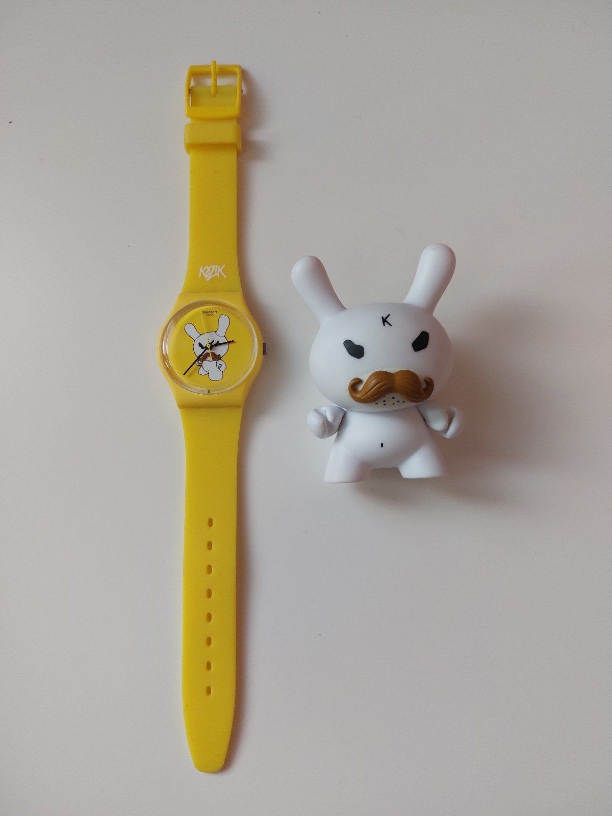 Kidrobot x Swatch x Kozik Dunny Horloge en Figuur, Ophalen of Verzenden
