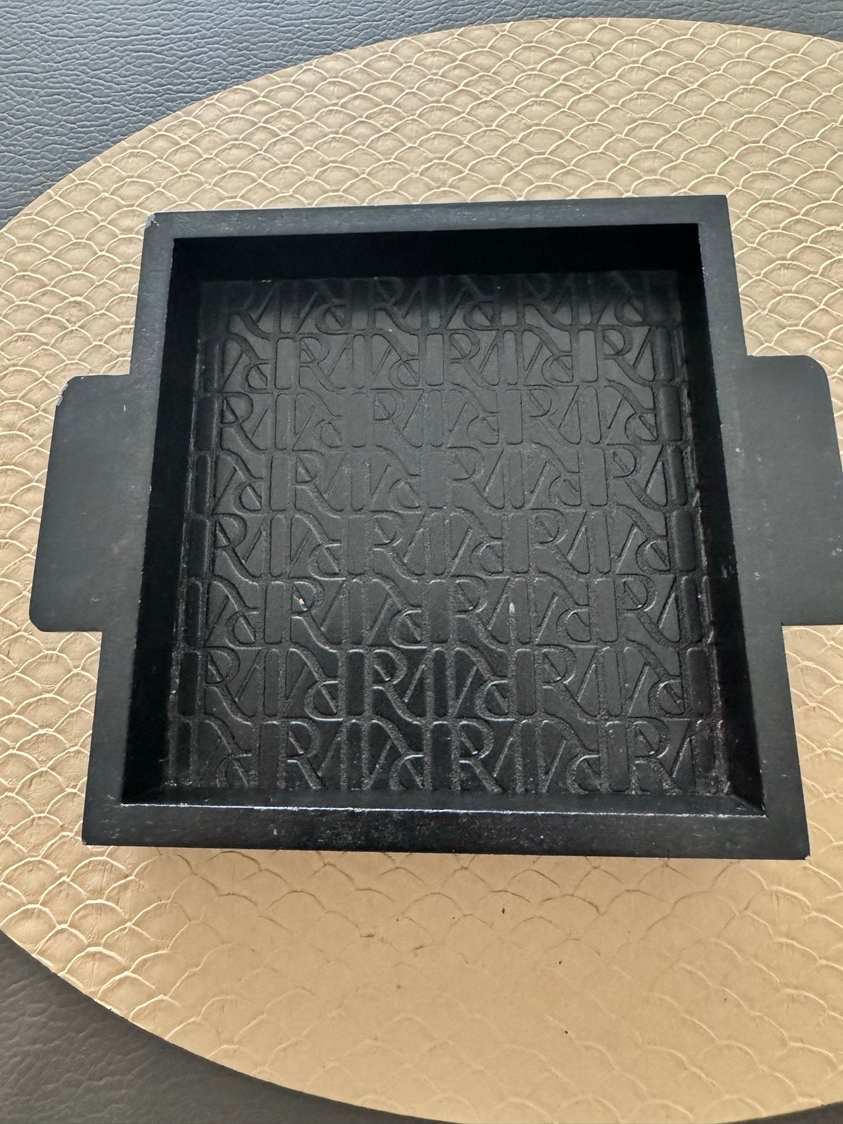 Riviera Maison tray/schaaltje met lichte beschadiging, Ophalen of Verzenden, Gebruikt, Zwart, Overige materialen