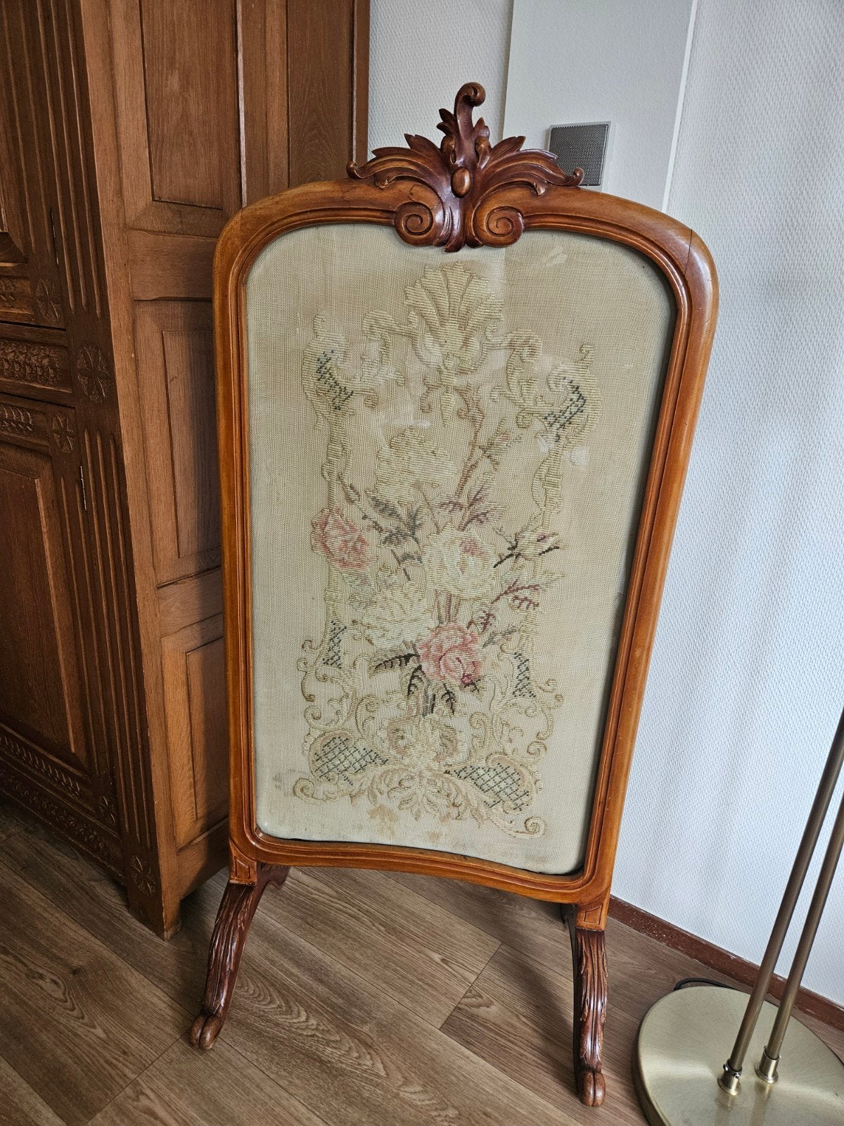 Prachtig antiek Haardscherm met Geborduurd Bloemenpatroon, Ophalen