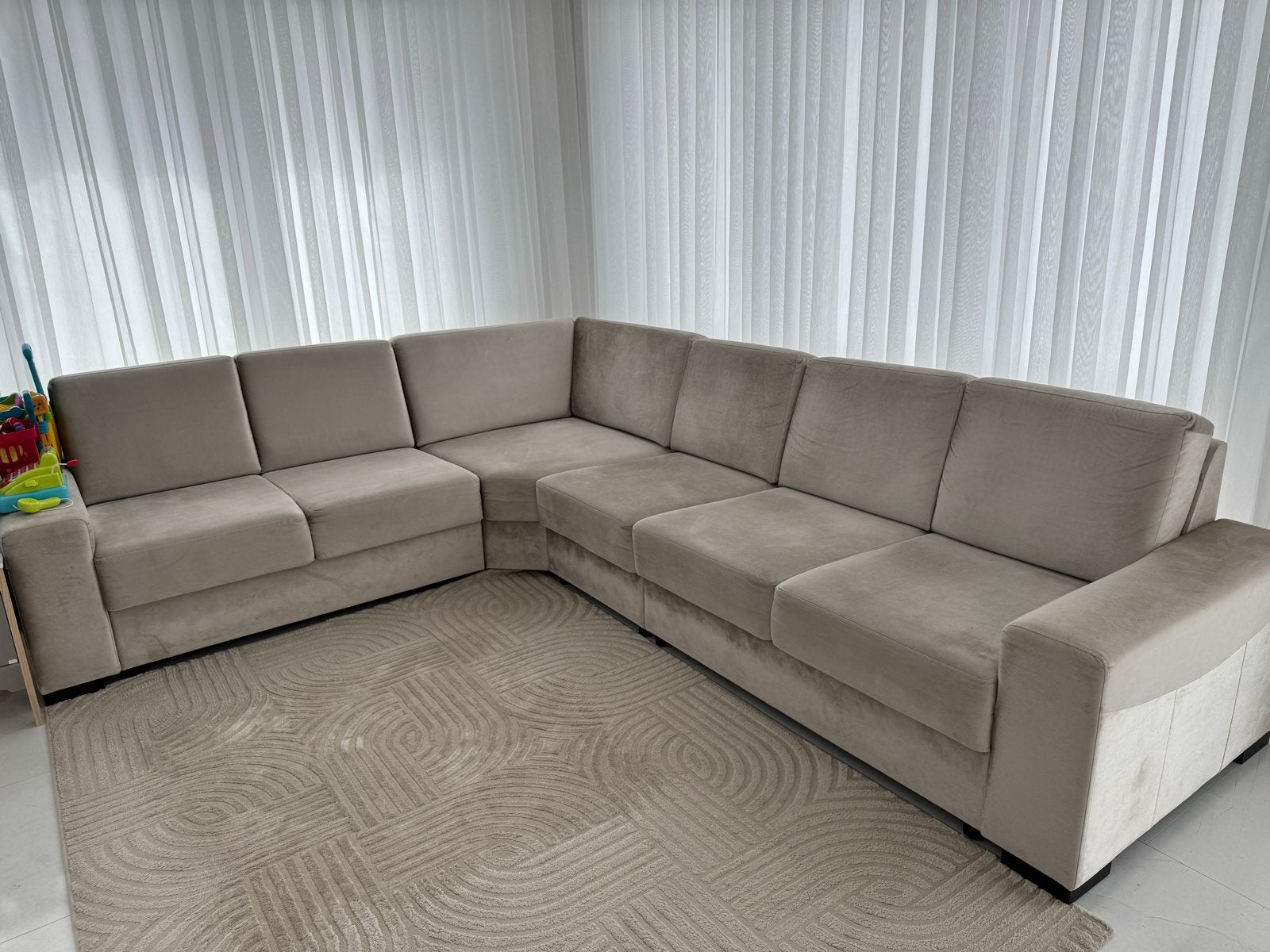 Beige velvet hoekbank, Ophalen, 100 tot 125 cm, Hoekbank, 300 cm of meer