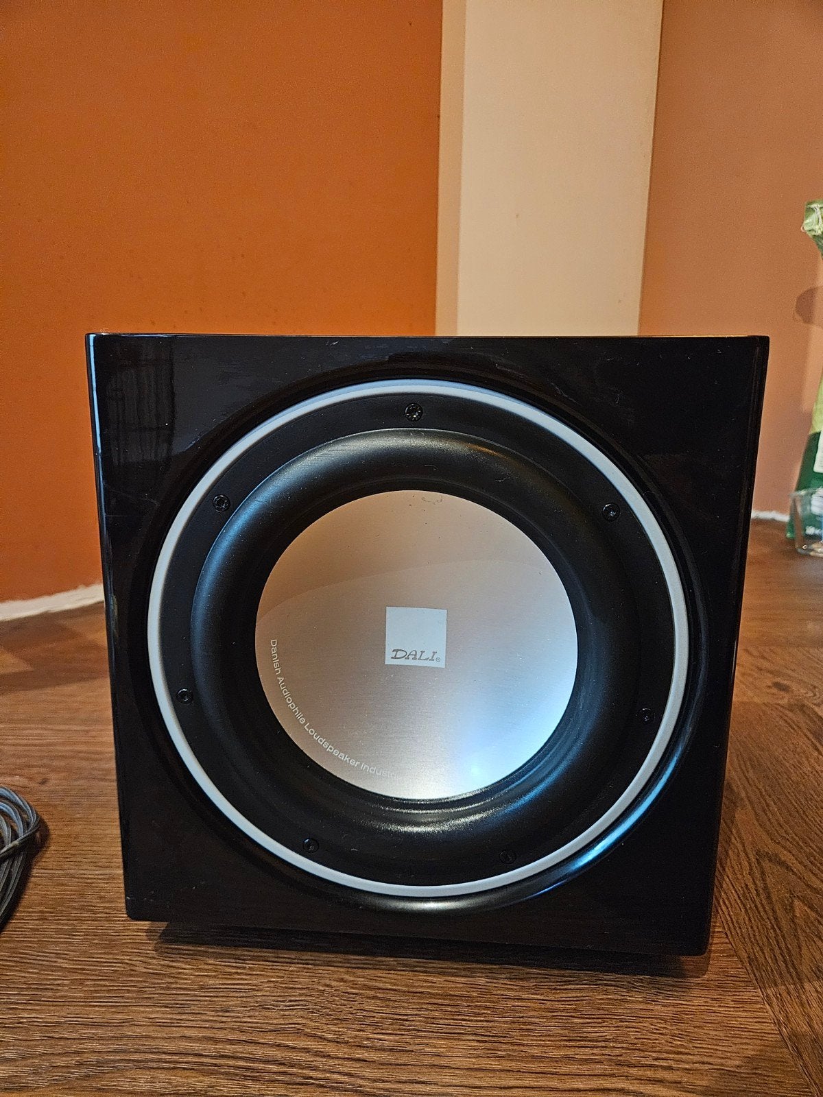 Dali Subwoofer - Krachtige Bass voor Thuisbioscoop en Muziek, Audio, Tv en Foto, Subwoofer, Zo goed als nieuw, Dali, Geschikt voor surround/home cinema