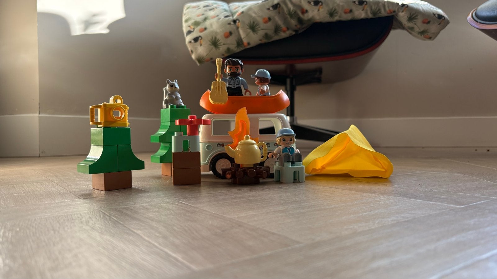 LEGO Duplo 10946 Familie Kampeeravontuur (mist 1 pop&boekje), Kinderen en Baby's, Gebruikt, Overige thema's, Ophalen of Verzenden