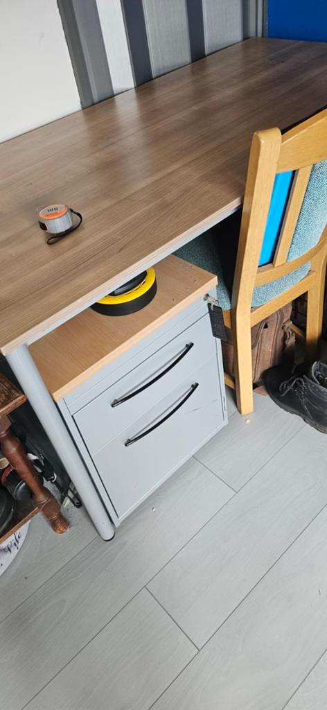 Kantoor tafel met ladekast DEZE WEEK OPHALEN, Ophalen, Rechthoekig, 50 tot 100 cm