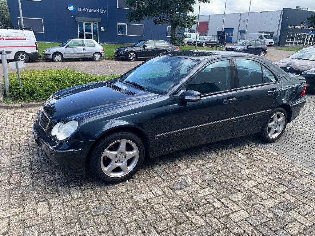 Mercedes-Benz C-Klasse 1.8 C200 Kompr Sedan AUT 2004 Zwart, Auto's, Automaat, 4 cilinders, 1796 cc, Grijs