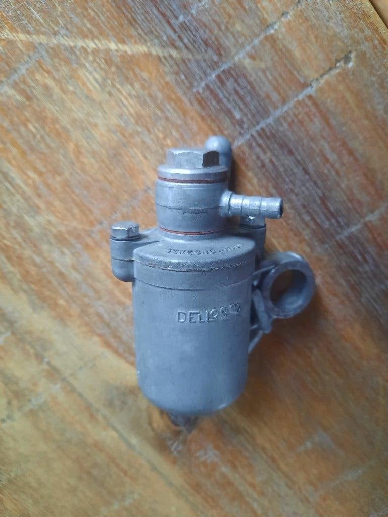 N.O.S oldtimer carburateur dellorto haakse vlotterbak, Ophalen, Nieuw, Carburateur, Overige merken