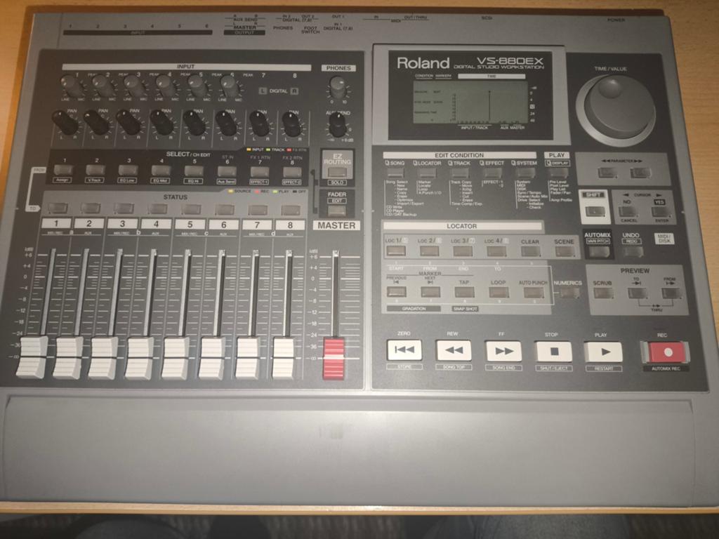 Roland VS-880EX Digitale Studio Workstation, Ophalen, Gebruikt, 5 tot 10 kanalen, Microfooningang