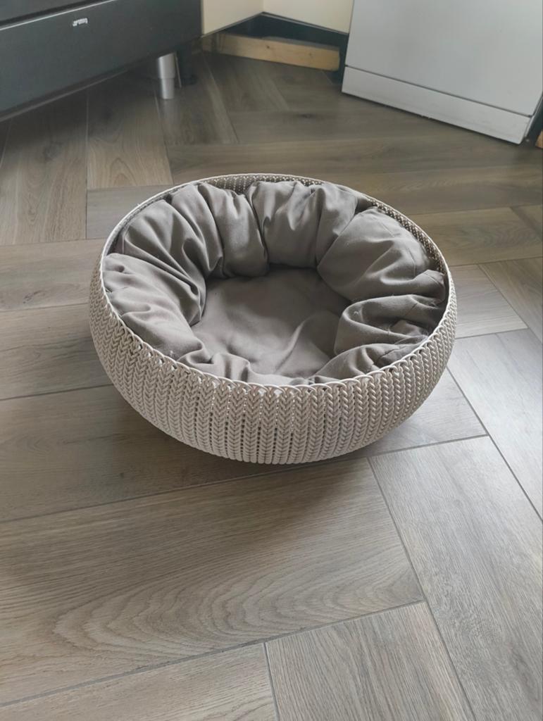 Kattenmand, Ophalen