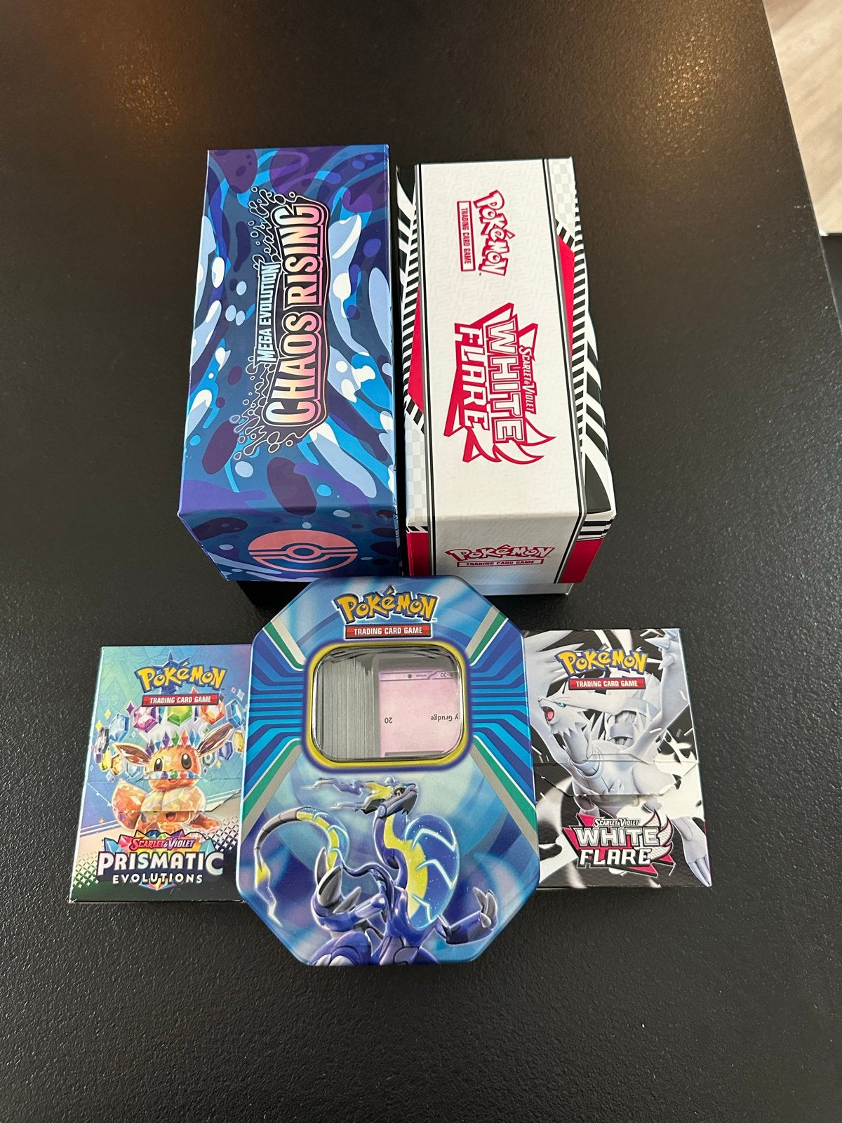 Grote bulk Pokémon kaarten met blikken en dozen, Ophalen of Verzenden, Zo goed als nieuw, Meerdere kaarten