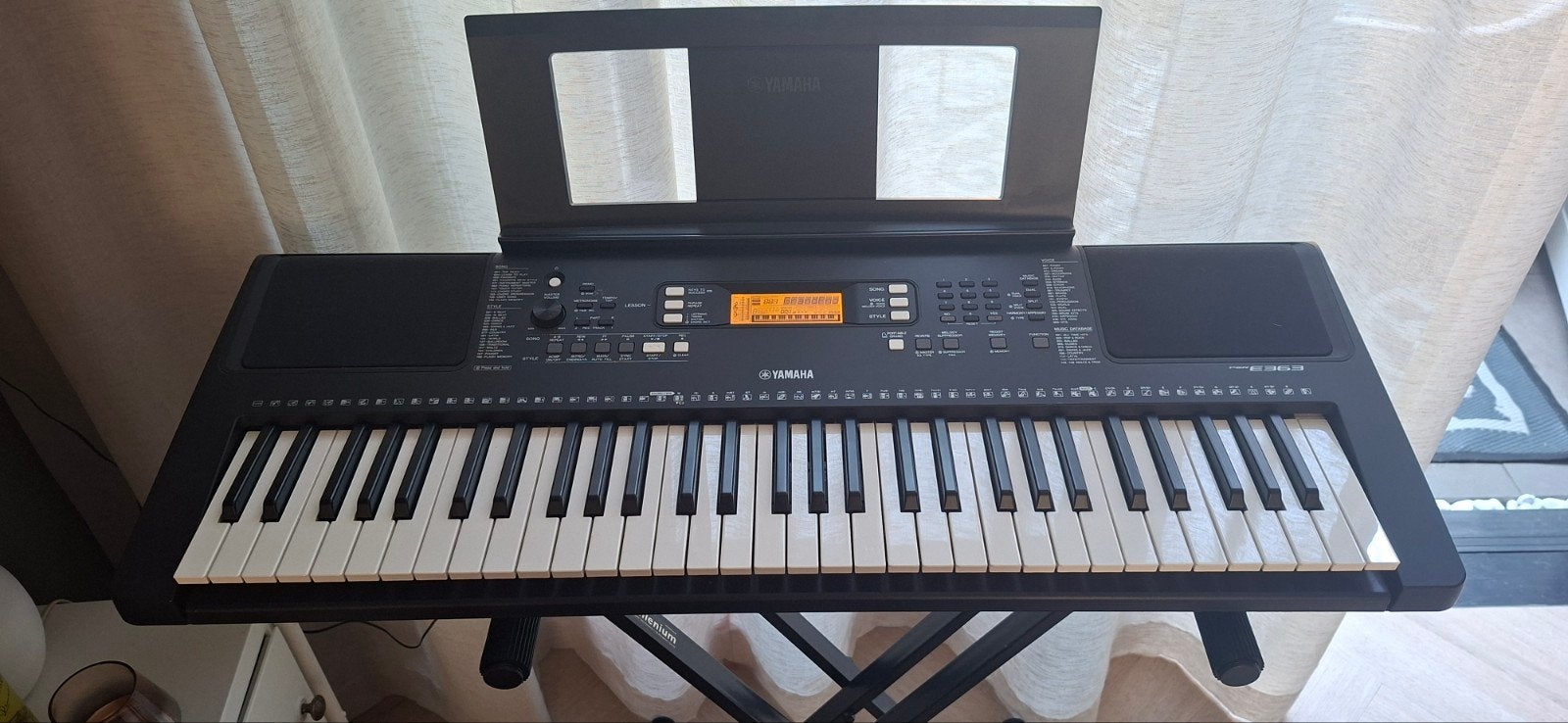 Yamaha PSR E363 keyboard met kruk, pedaal en koptelefoon, Ophalen, 61 toetsen, Yamaha