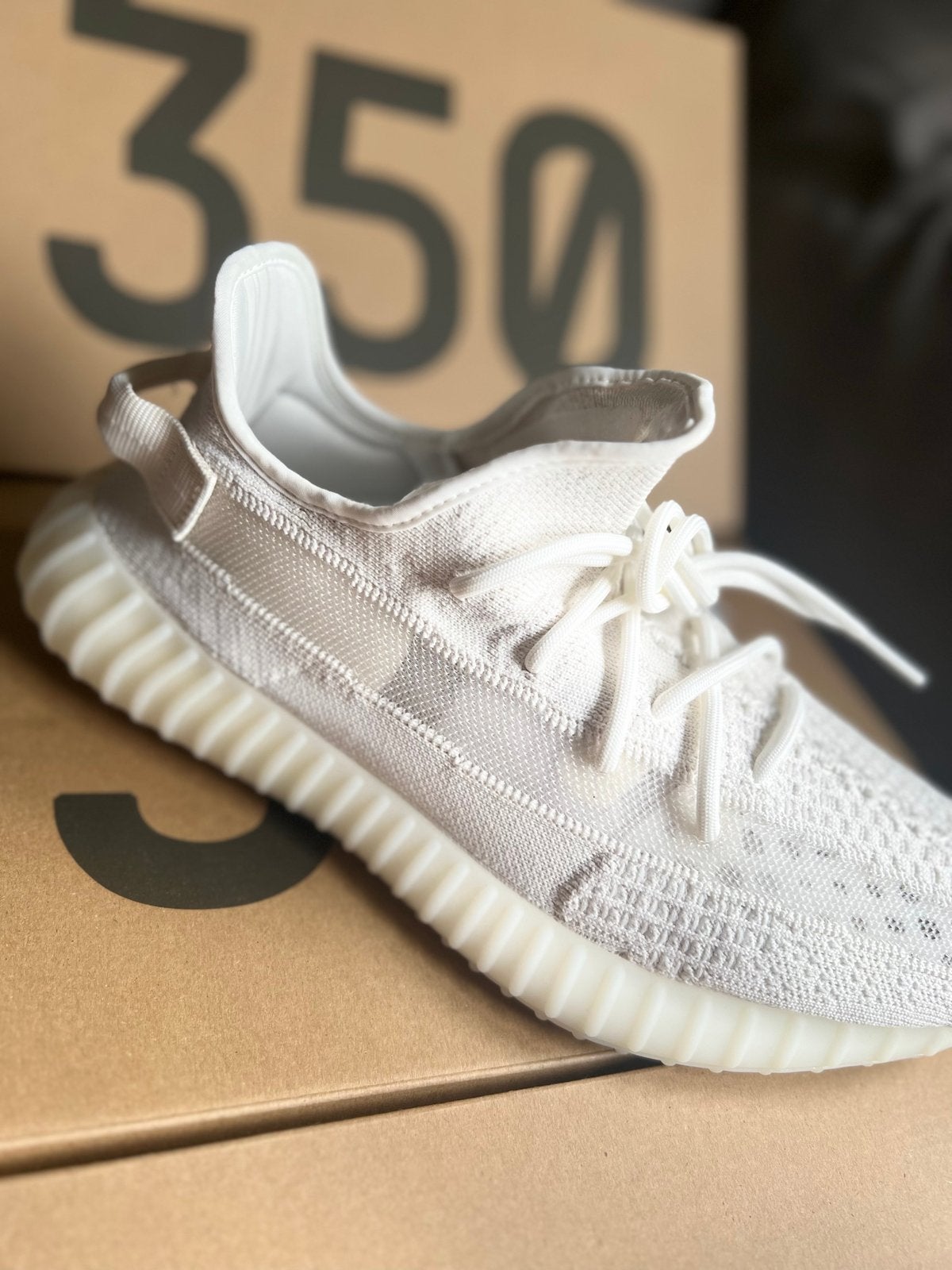 Adidas x Yeezy Boost 350 V2 - Bone - Maat 46 - Nieuw, Ophalen, Nieuw, Wit, Sneakers of Gympen