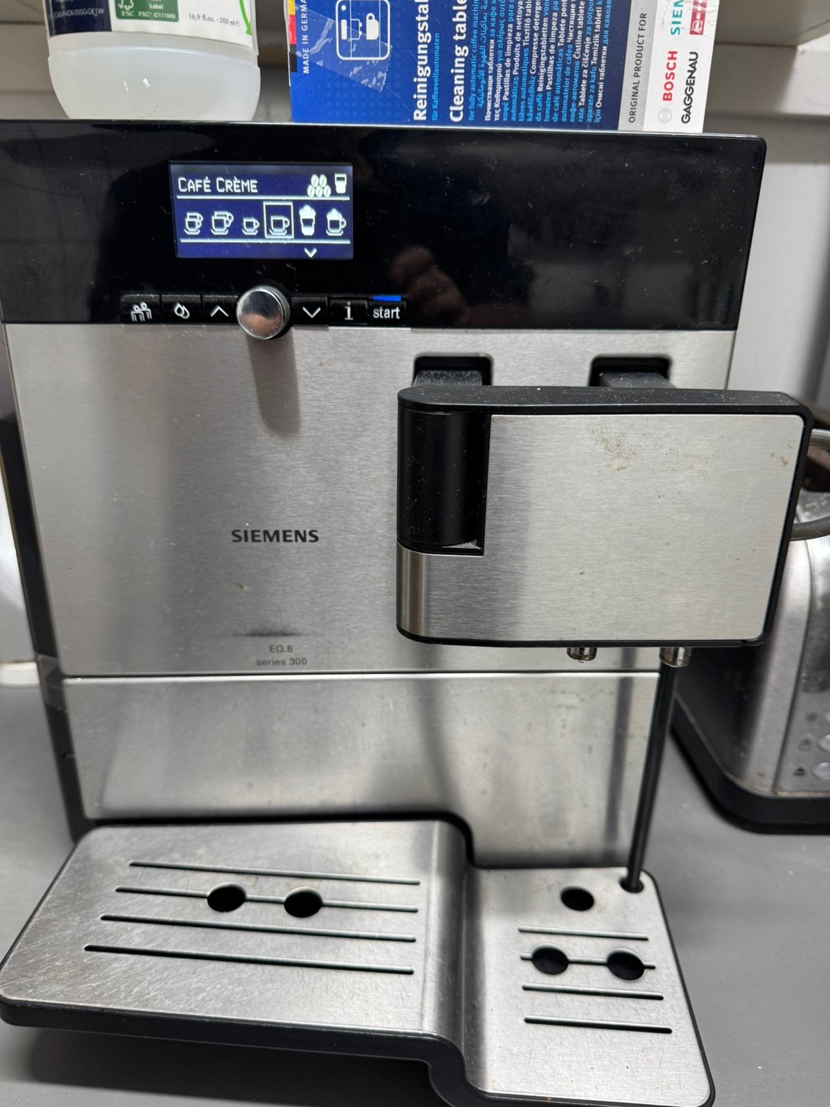 ⸻   Siemens EQ.8 Series 300 Volautomatische Koffiemachine, Ophalen of Verzenden, Zo goed als nieuw