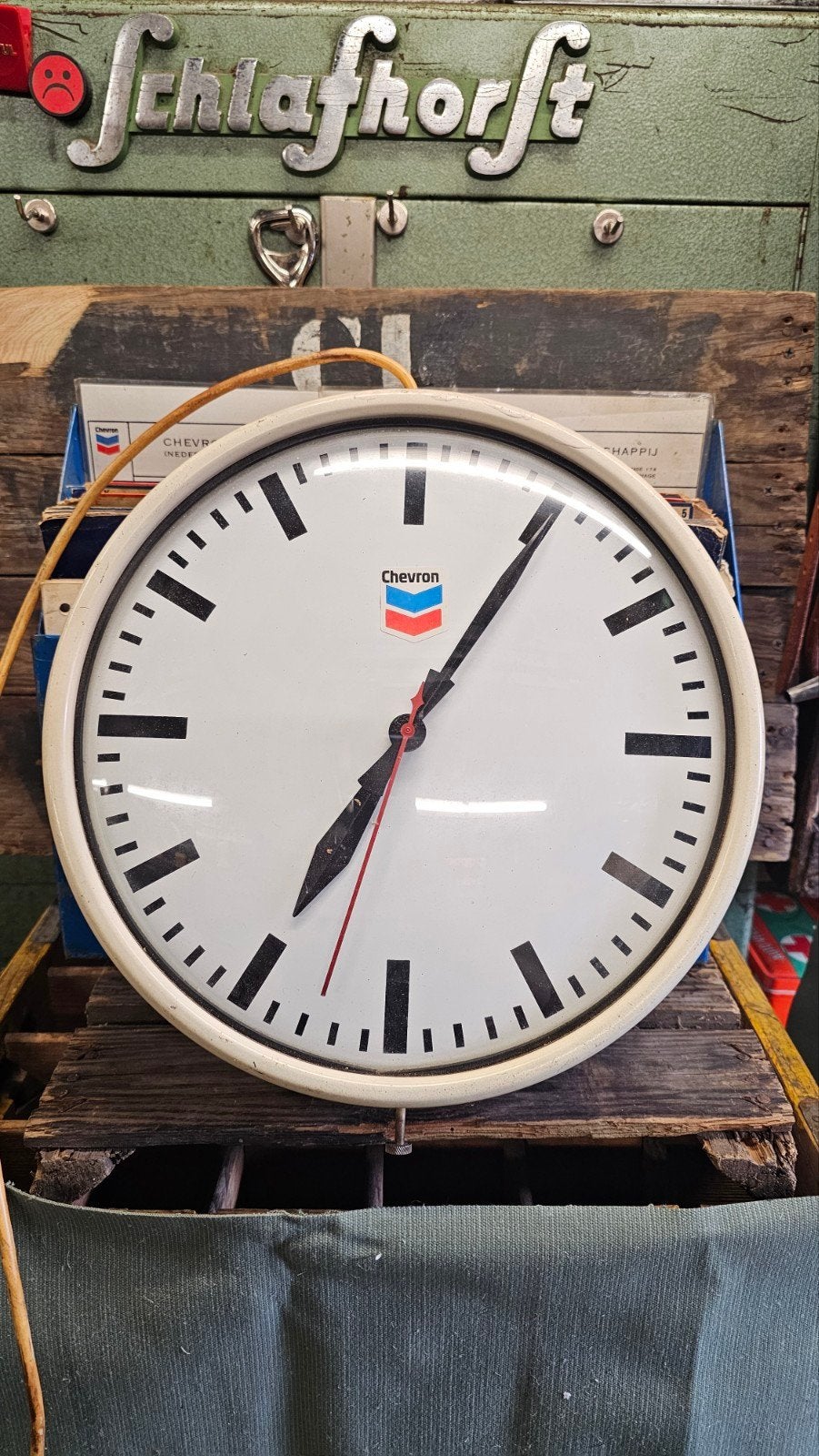 Chevron werkplaats klok, Verzamelen, Merken en Reclamevoorwerpen, Ophalen of Verzenden, Reclamebord