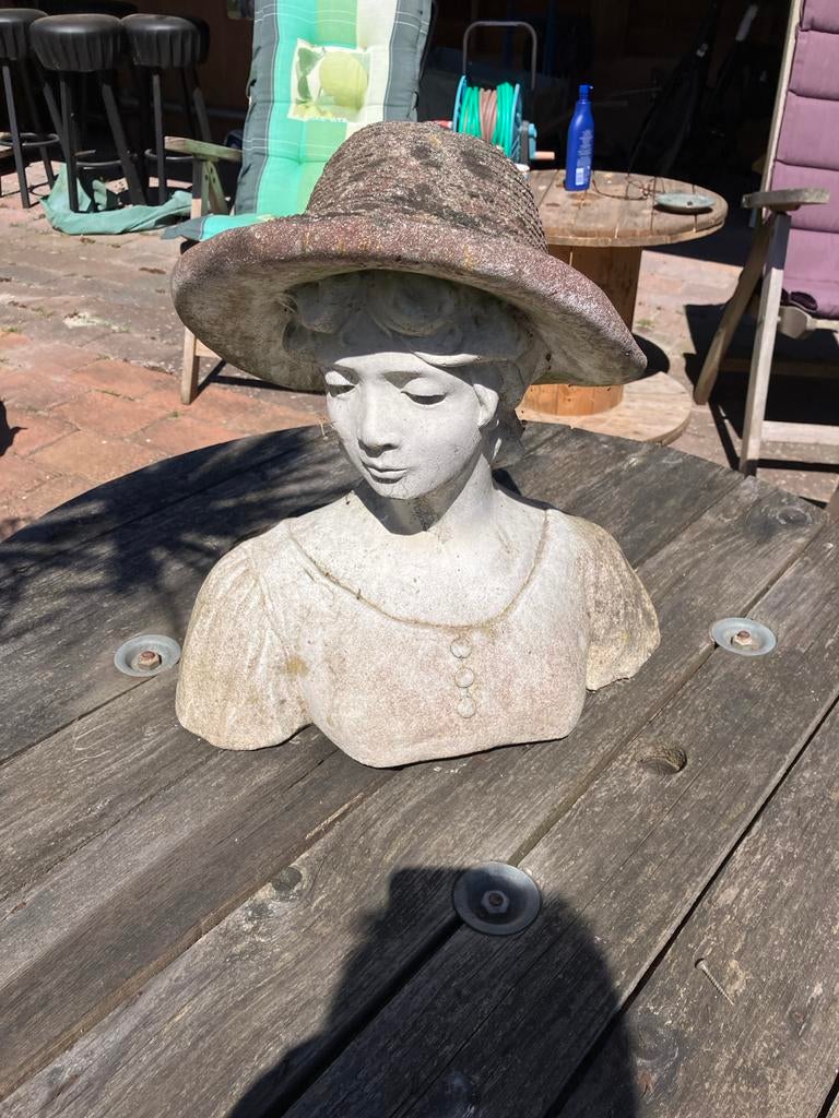 Beeld buste van dame met hoed beton, Tuin en Terras, Tuinbeelden, Ophalen