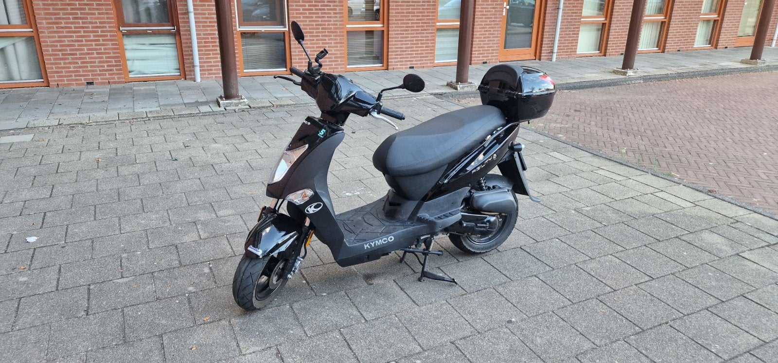 Kymco Agility 50cc scooter - Zwart, inclusief topkoffer, Ophalen, Gebruikt, Maximaal 45 km/u, Agility
