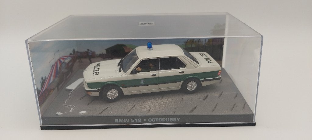 #66 BMW 518 Police car James bond auto met boekje, Verzenden, Nieuw, Auto, Universal Hobbies