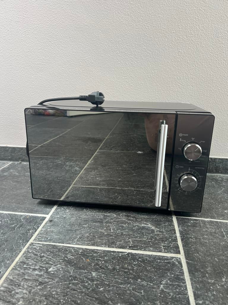 Magnetron koenic, Witgoed en Apparatuur, Magnetrons, Ophalen, Zo goed als nieuw, Vrijstaand, Magnetron