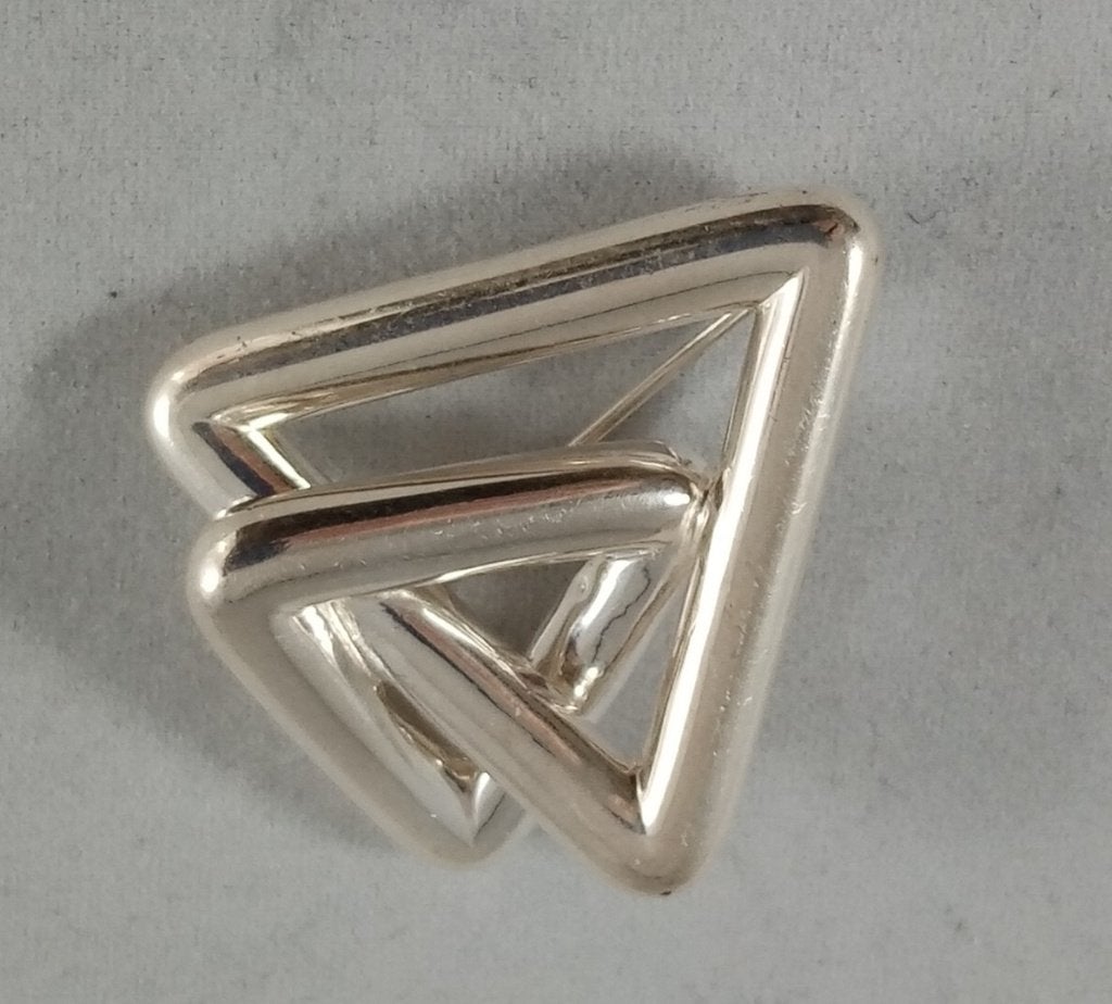 Zilveren Broche triangels 925 zilver, https://www.zilverjuwelier.nl/winkel/broche-triangels-925-zilver/, https://www.zilverjuwelier.nl/product-categorie/sieraden/broches/