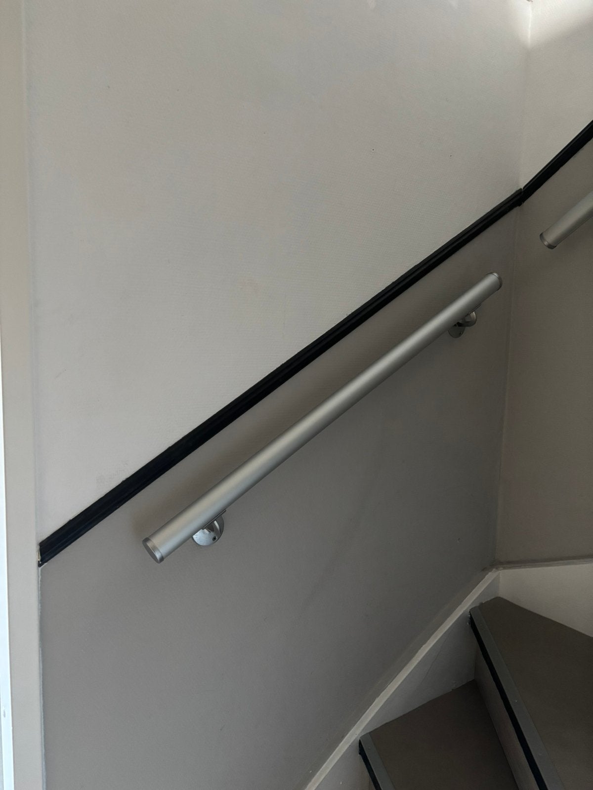 Zilverkleurige trapleuning 3 delen met houders, Doe-het-zelf en Verbouw, Ladders en Trappen, Ophalen, Gebruikt, Trap, 4 meter of meer