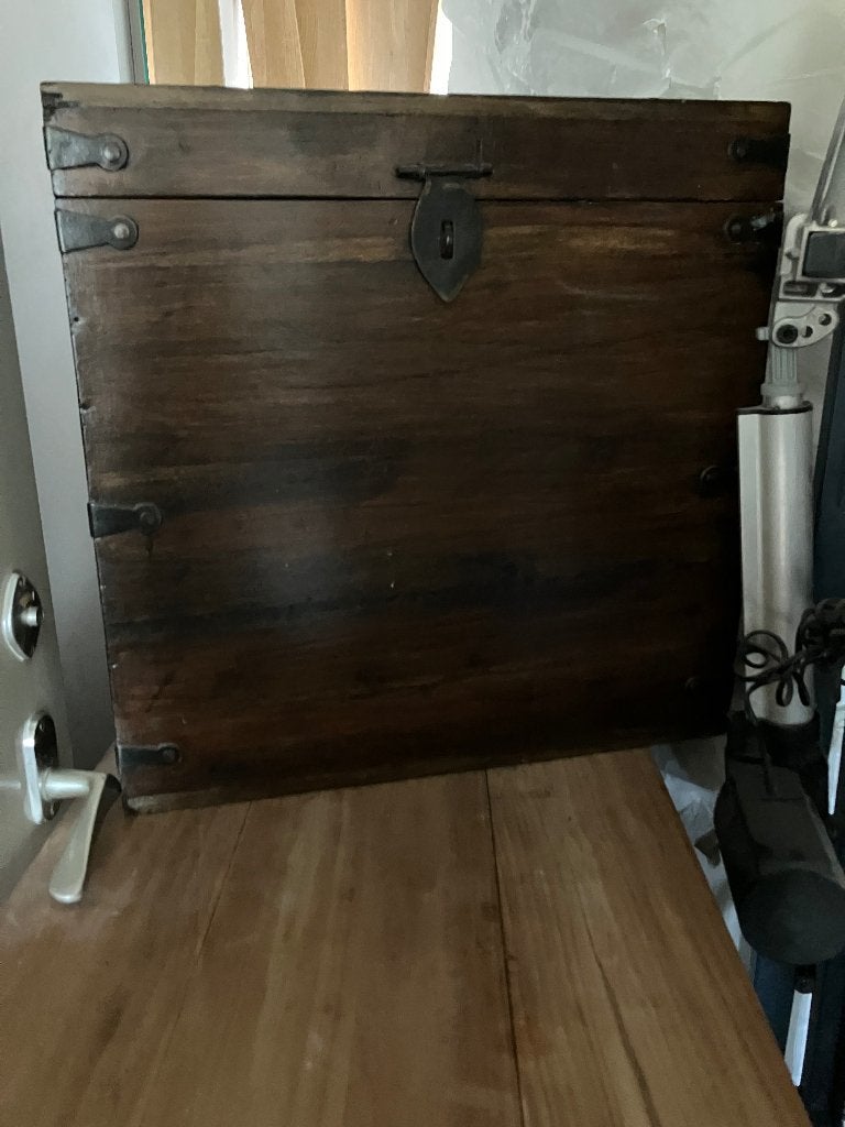 Koloniale kist donker hout vierkant, Ophalen, Gebruikt, 50 tot 100 cm, 5 – 50