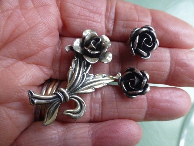Vintage set Zilveren Oorknoppen + Broche ‘Roos’TEKA JEWELART, Verzenden, Zilver, Overige typen
