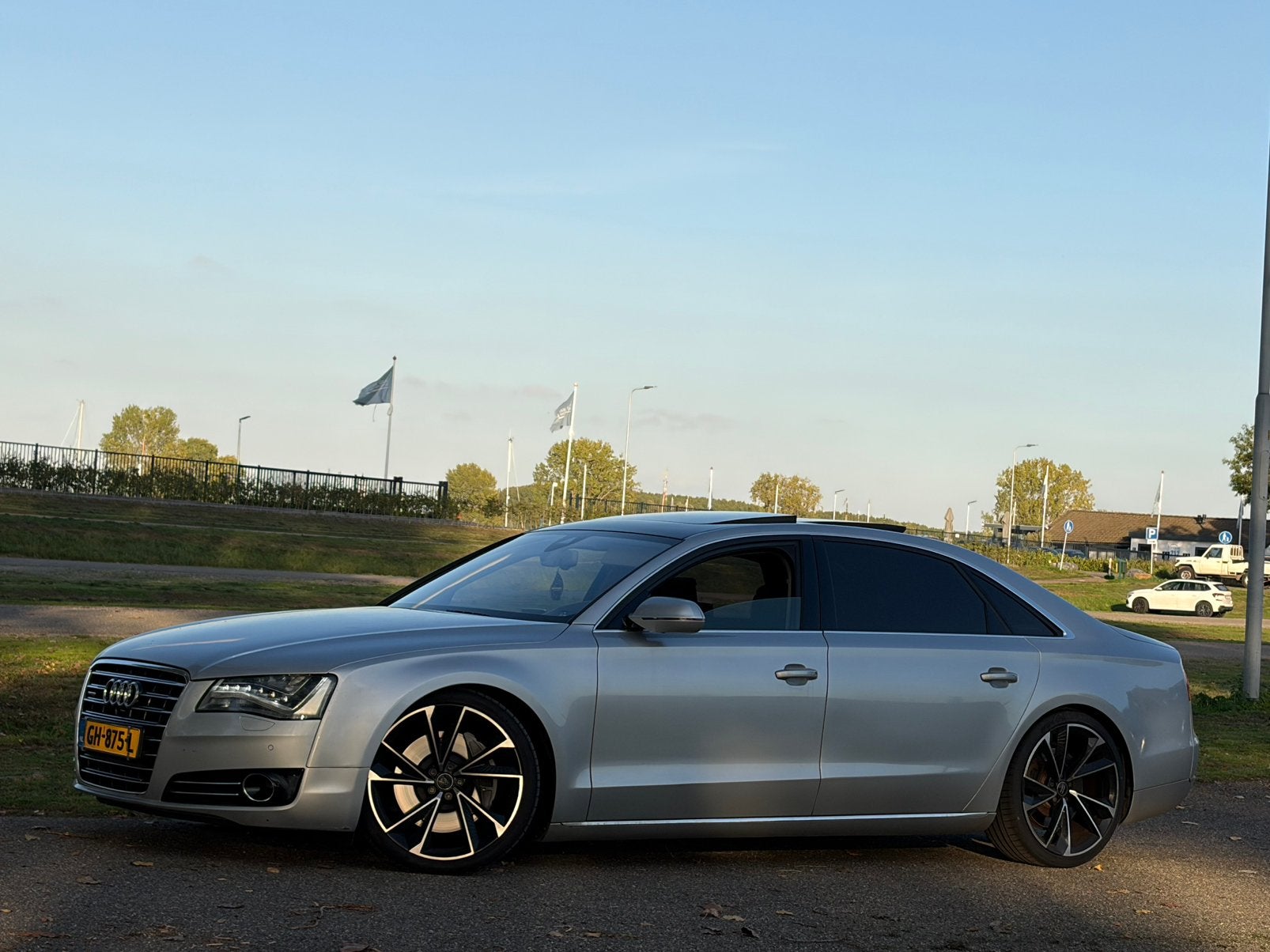 Audi A8 4.2 TDI 258KW Quattro LWB 2012 Grijs, Auto's, 8 cilinders, 241 €/maand, 2020 kg, Vierwielaandrijving