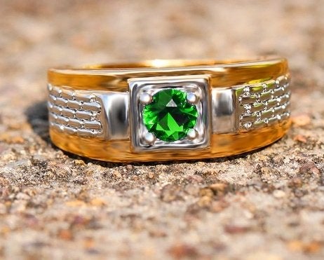 Heren 925 zilveren met goud ring met groene zirkoon, Sieraden, Tassen en Uiterlijk, Ringen, 20 of groter, Heer, Nieuw, Ophalen of Verzenden