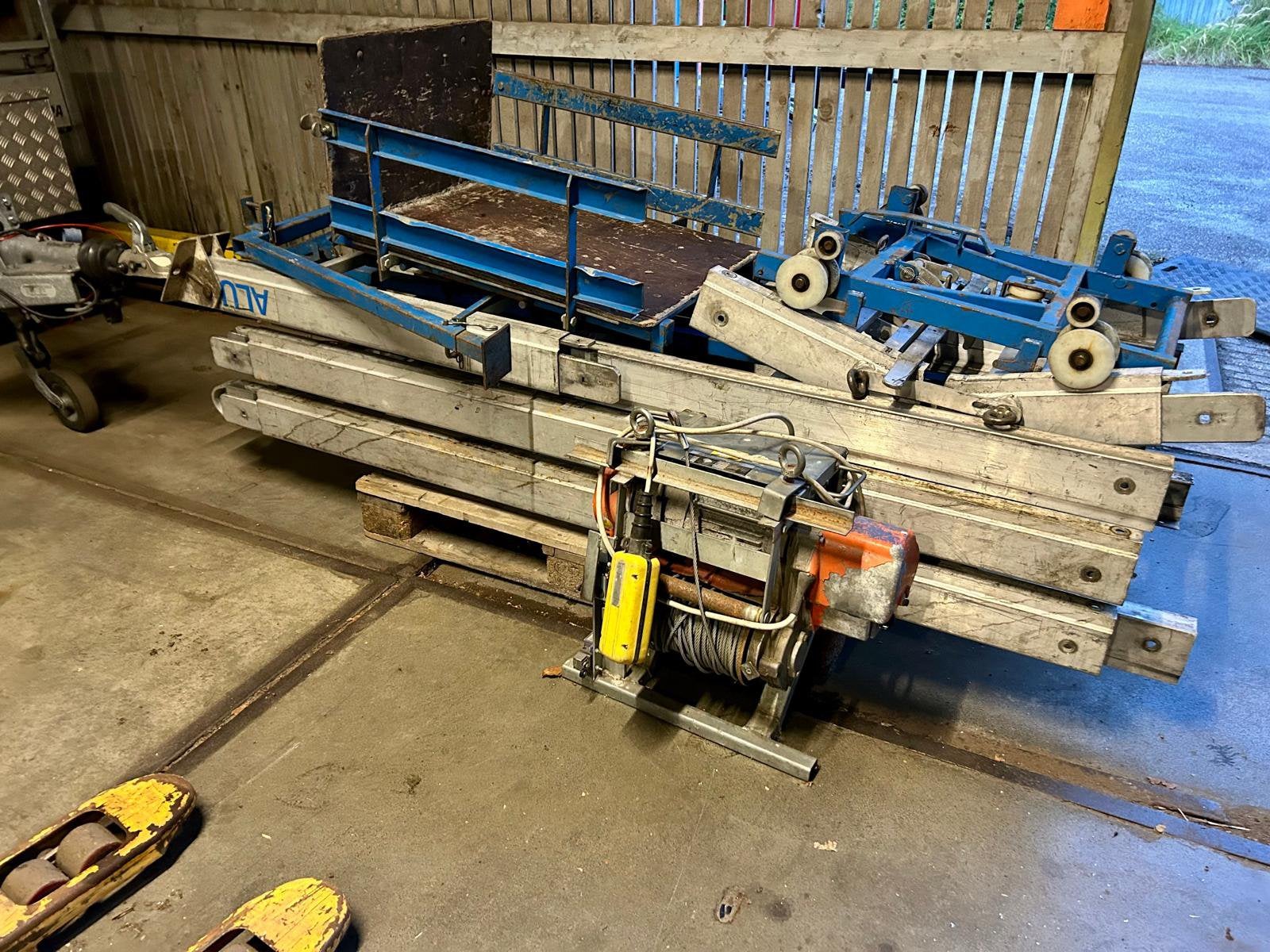 Pannenlift ladderlift lift 11 mtr + knik, Ophalen, Gebruikt