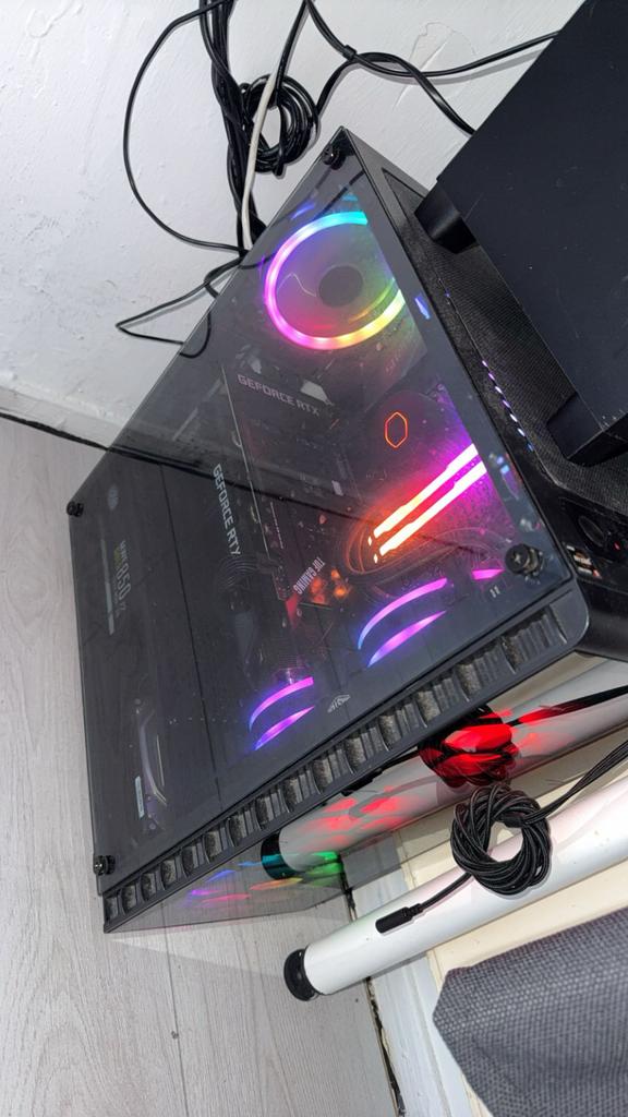 Krachtige Game PC - Perfect voor Gaming, Met monitor, Gebruikt, Ophalen of Verzenden, Gaming