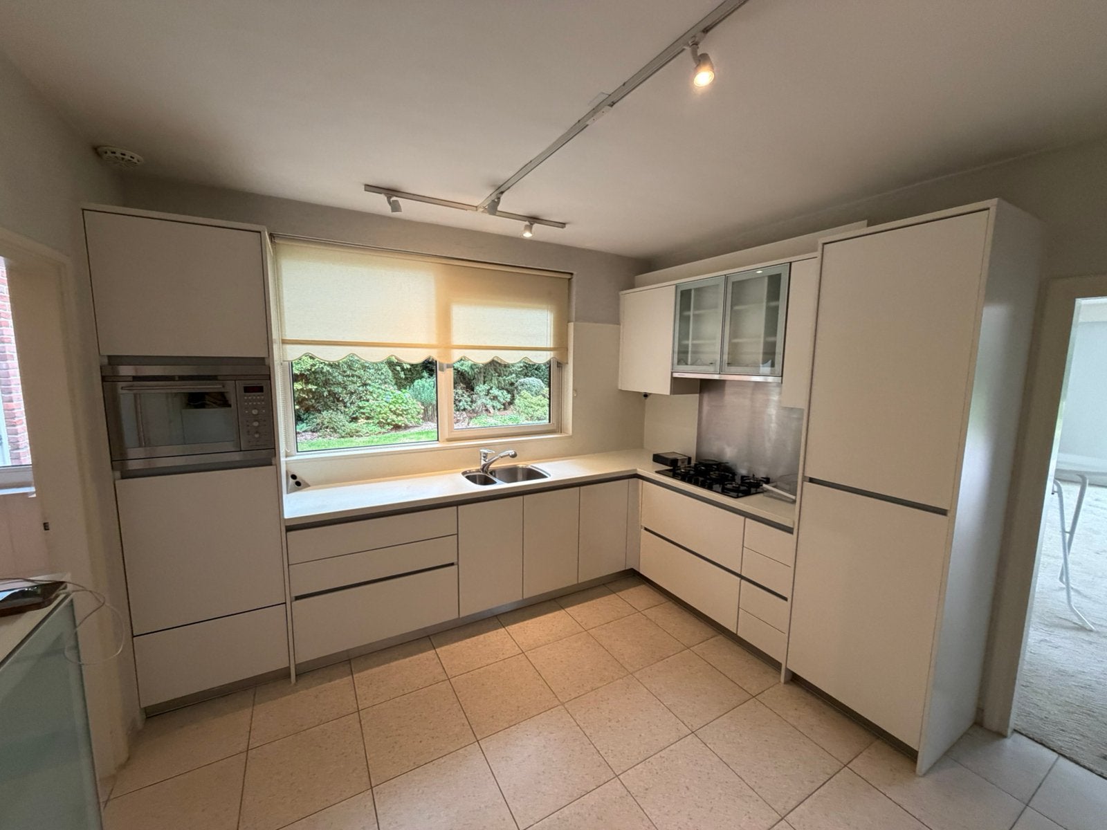 Keuken - Witte stijl in hoek, Huis en Inrichting, Keuken | Complete keukens, Ophalen, Gebruikt, Wit, Hoekkeuken
