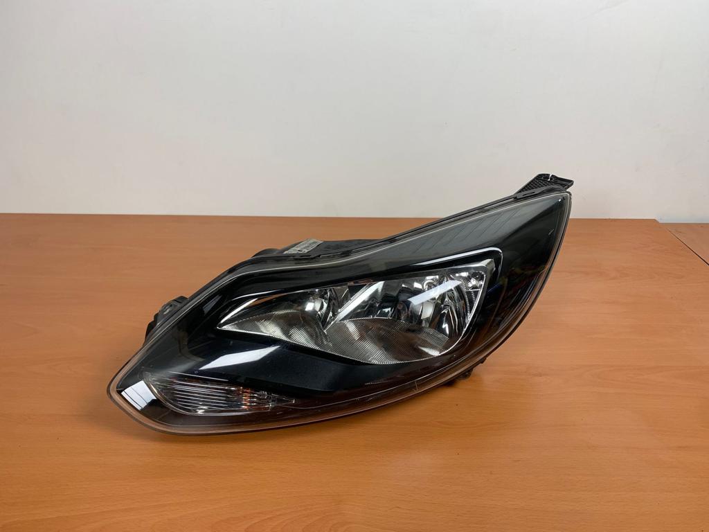 koplamp links ford focus III 2010 tot 2014 zwart binnenwerk, Gebruikt, -, -, Ophalen of Verzenden