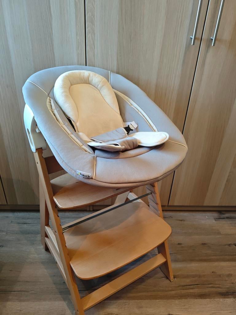 Hauck Alpha+ kinderstoel met newborn set en accessoires, Ophalen, Gebruikt, Meegroeistoel, Afneembaar eetblad